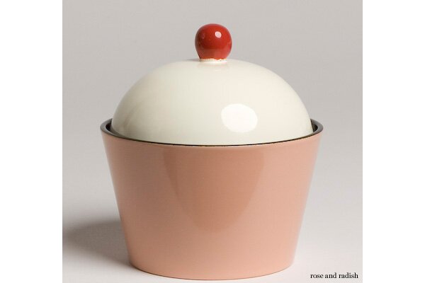 rose-and-radish-cupcake