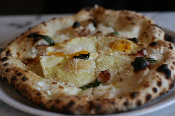 motorino-pizza-al-uovo