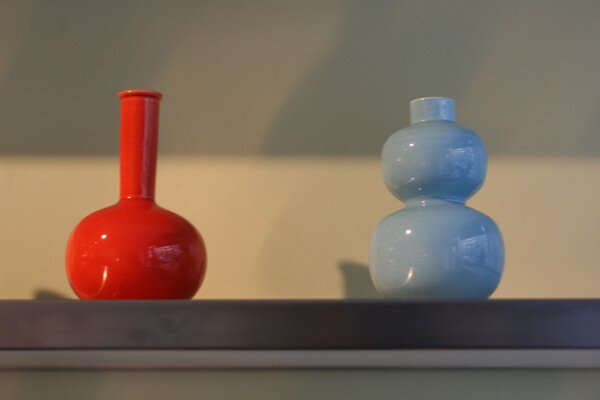 roam-red-and-blue-vases