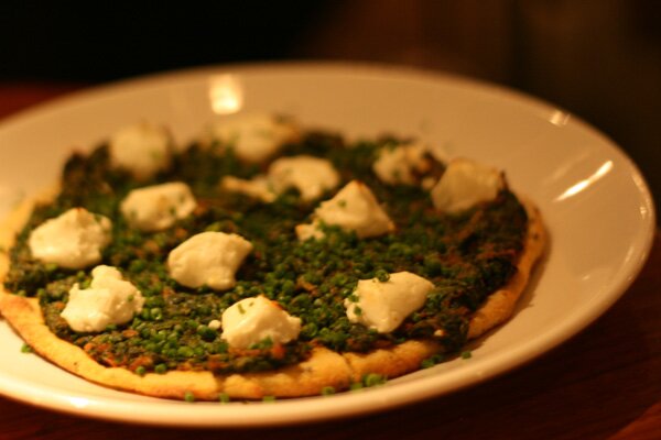 tabla-bread-bar-saag-paneer-pizza