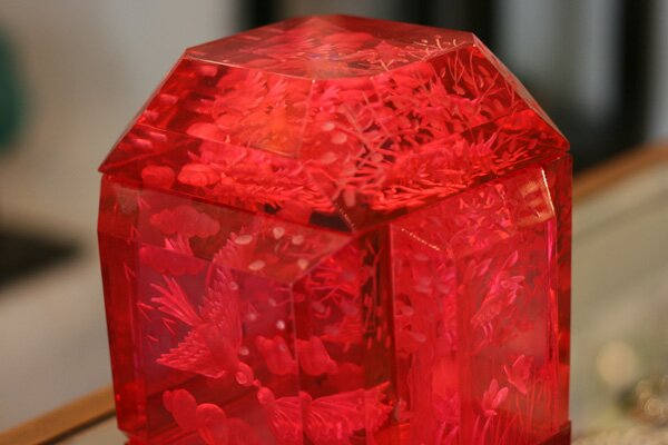blue-tree-red-acrylic-box