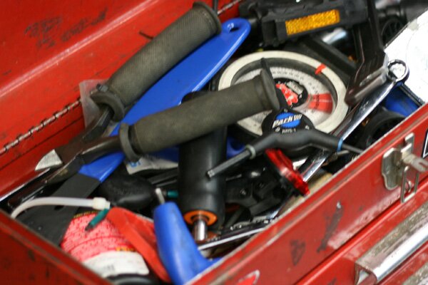 larry-and-jeffs-bicycles-nyc-tools