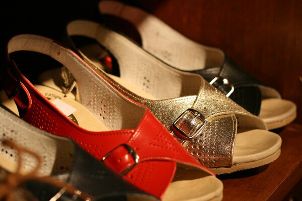 shoe-garden-red-sandals