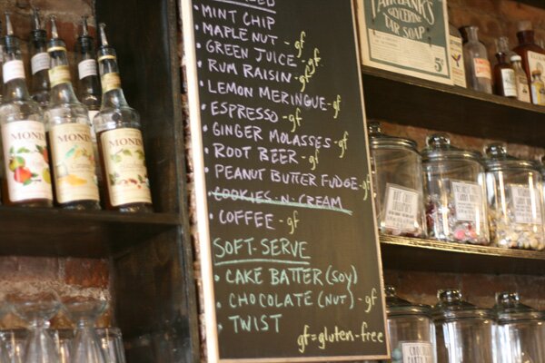 lula-sweet-apothecary-interior