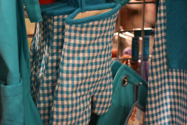 broadway-panhandler-turquoise-potholders