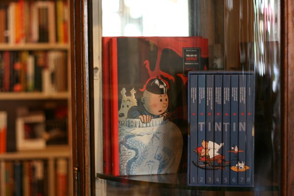 corner-bookstore-tintin
