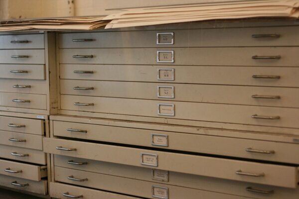 shelving-for-posters