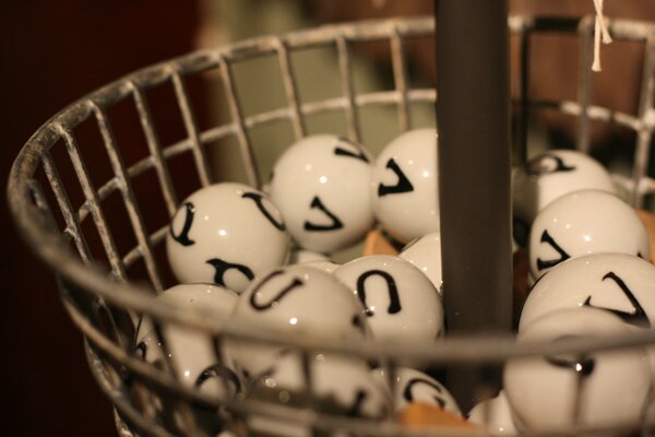 upper rust ceramic balls
