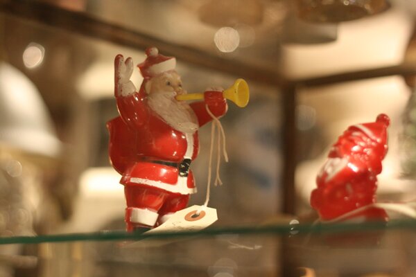 upper rust santa